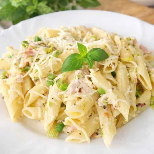 Pomysł na szybki obiad? Ten kremowy makaron znika w kilka minut