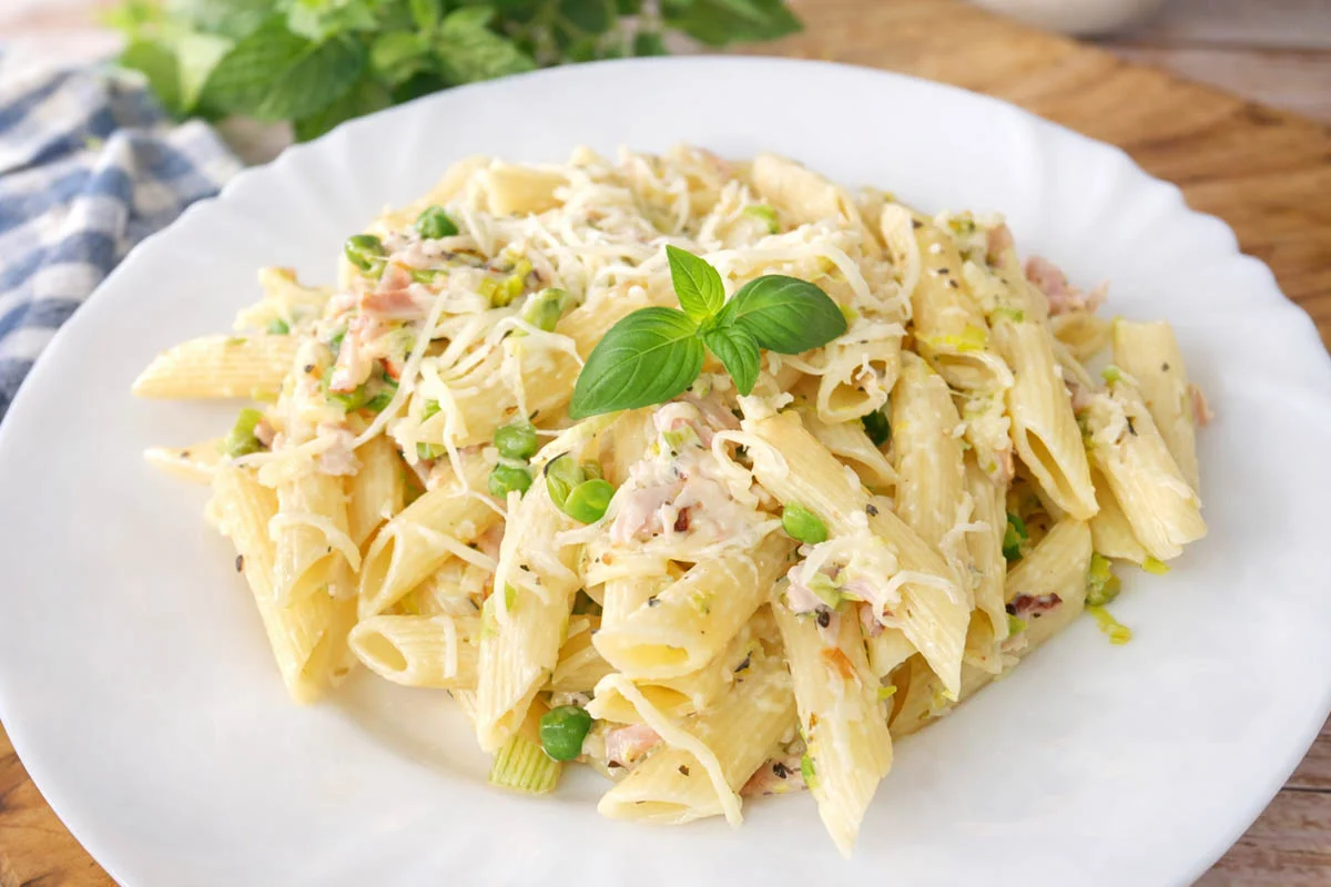 Pomysł na szybki obiad? Ten kremowy makaron znika w kilka minut