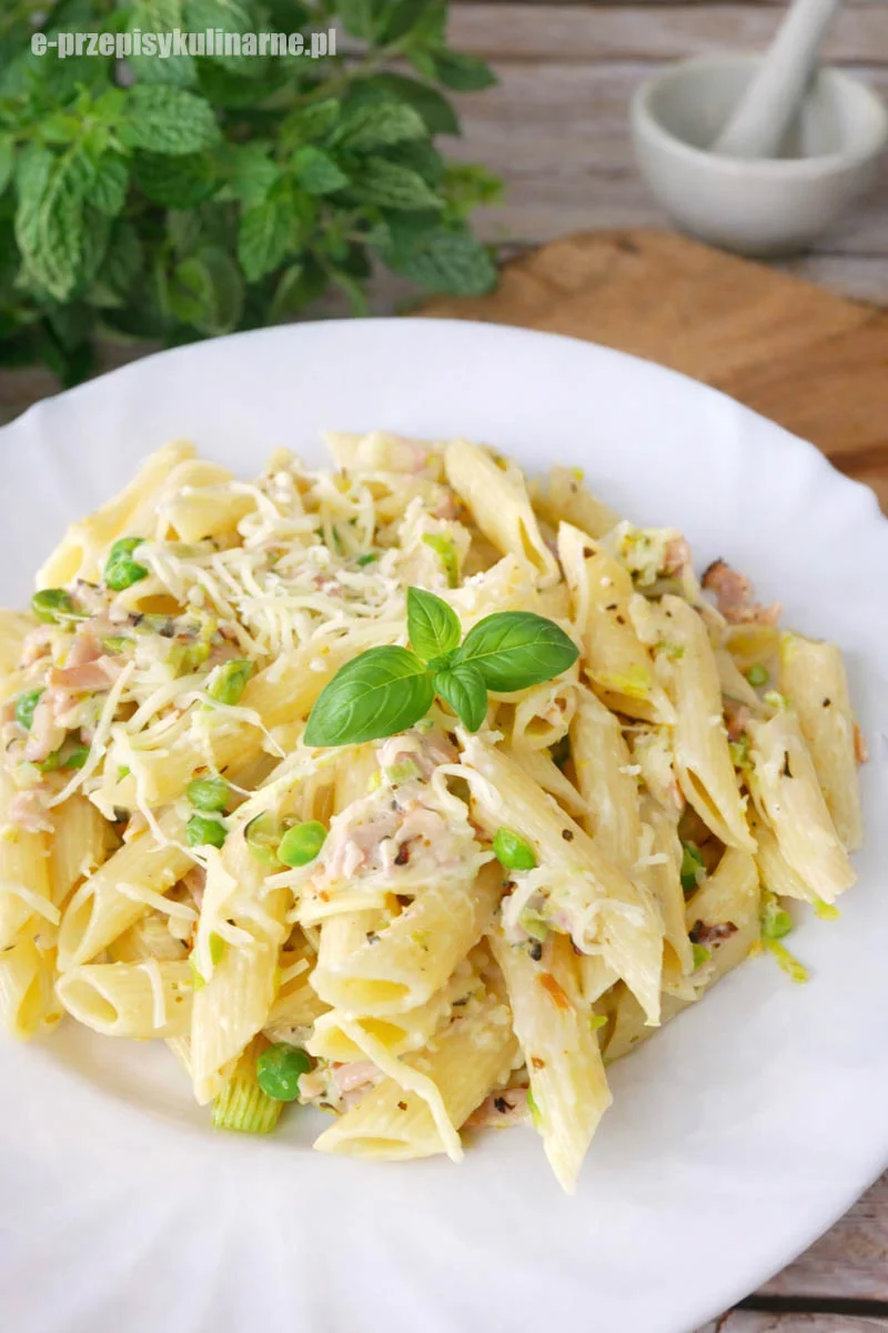 Pomysł na szybki obiad? Ten kremowy makaron znika w kilka minut