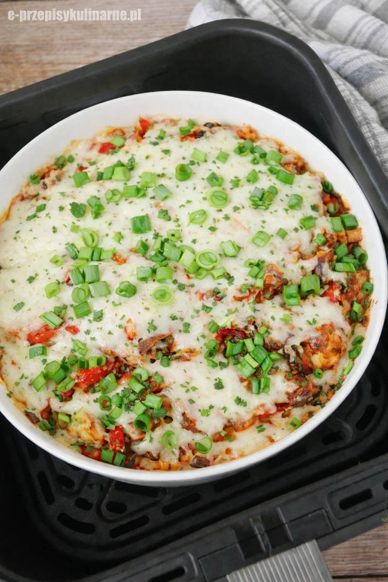 Zapiekanka makaronowa z air fryera – prosty przepis na sycący obiad