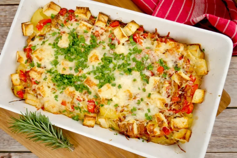 Zostały ziemniaki z obiadu? Zrób z nich tę prostą zapiekankę