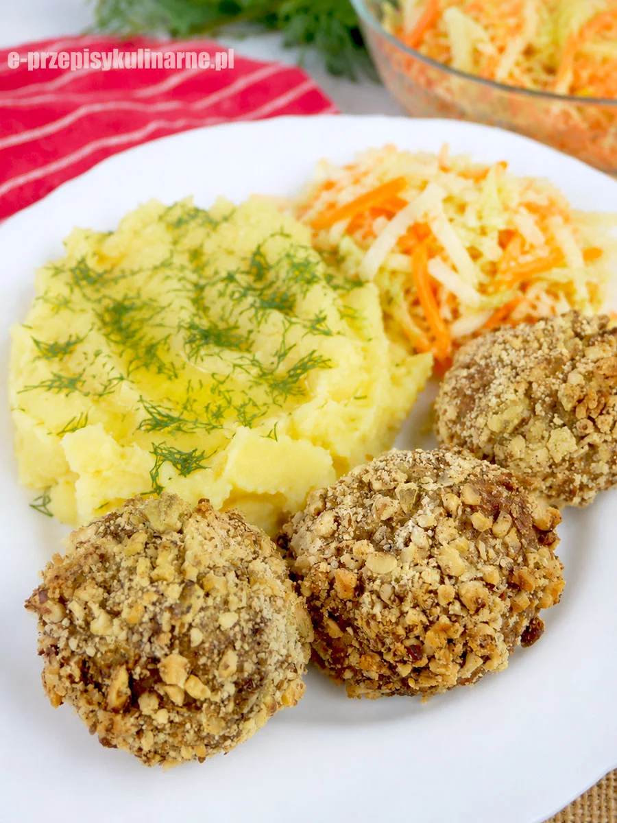 Chrupiące kotlety z mozzarellą i orzechową panierką z air fryera – prosty przepis na obiad