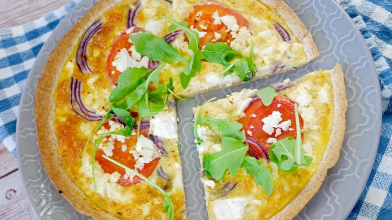 Tarta z tortilli z jajkiem i ricottą – śniadanie w 15 minut