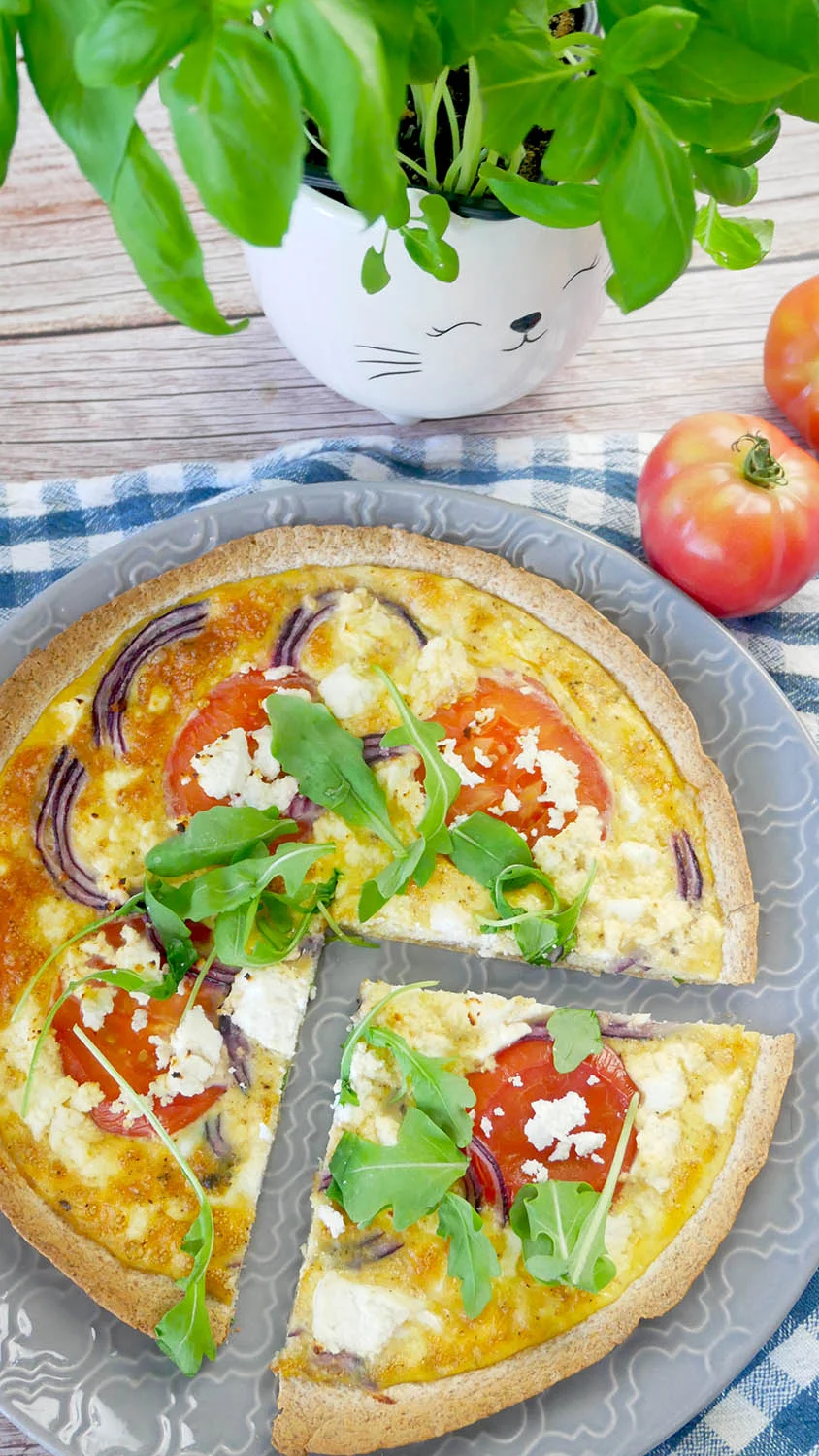 Tarta z tortilli z jajkiem i ricottą – śniadanie w 15 minut