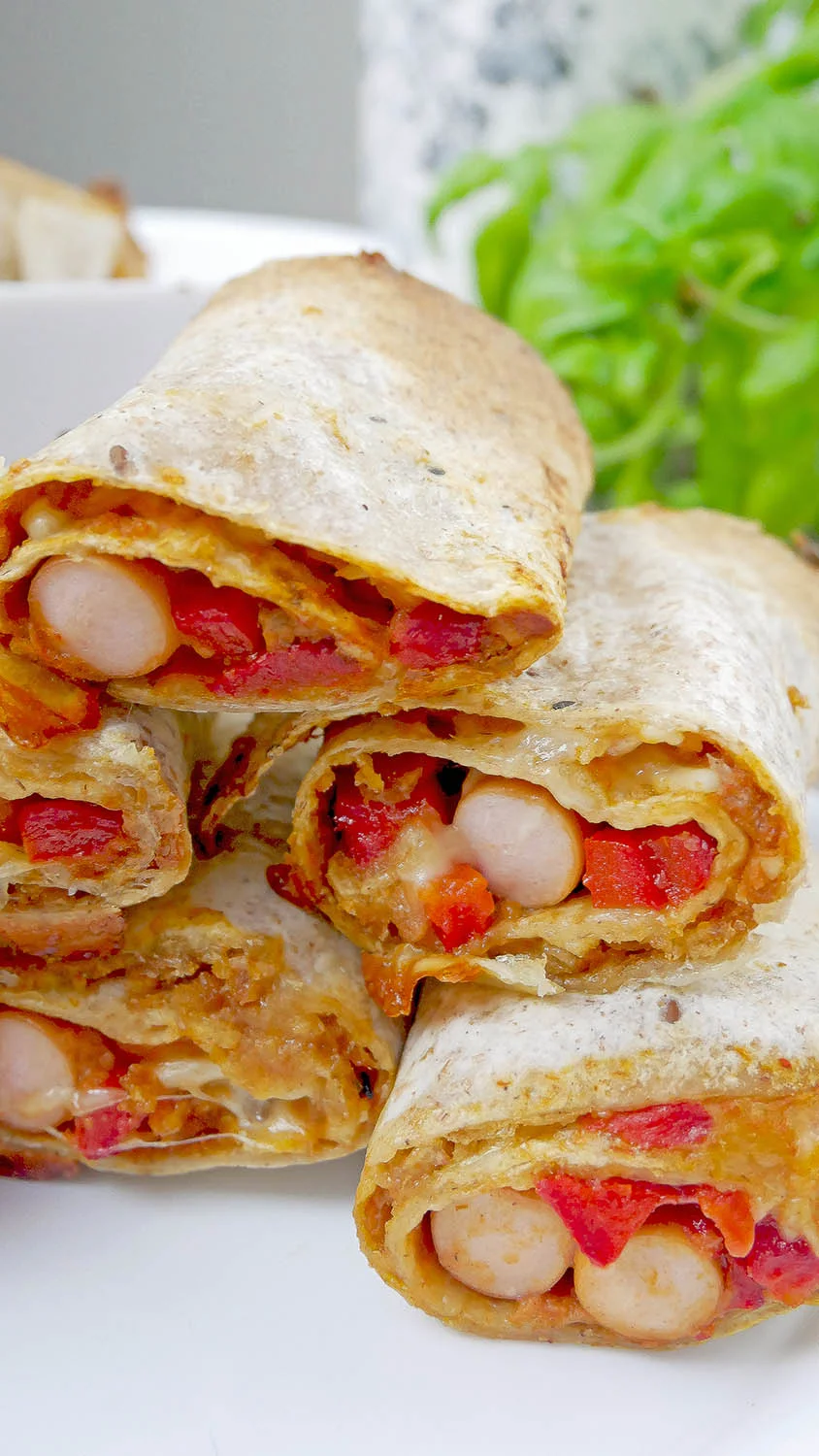 Tortillowe zawijasy z parówkami – prosty przepis na ciepłą przekąskę