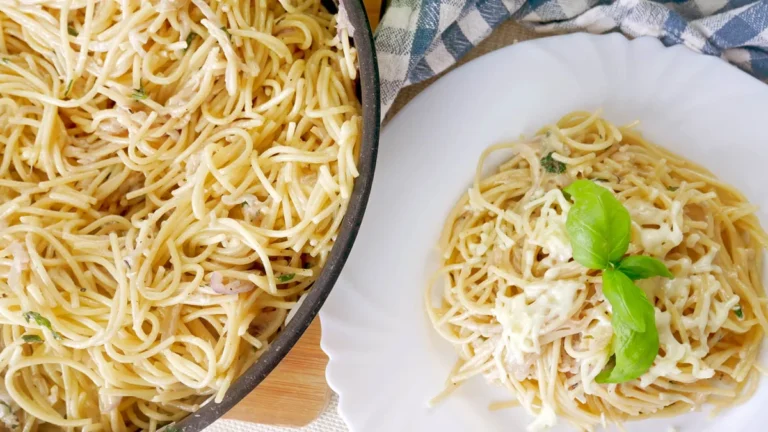 Spaghetti w sosie cebulowym – prosty przepis na szybki obiad